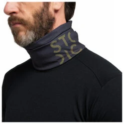 Stoic - Logo Neckwarmer - Tour De Cou 10 Stoic - Logo Neckwarmer - Tour De Cou -Stoic stoic logo neckwarmer tour de cou detail 3